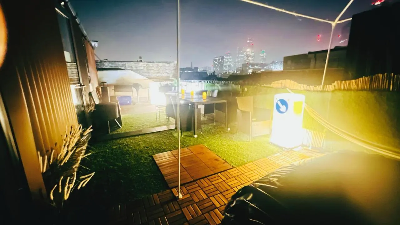 Brick Lane Living Quarters Apartment London